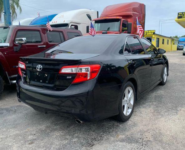 Toyota CAMRY - Thumbnail 4