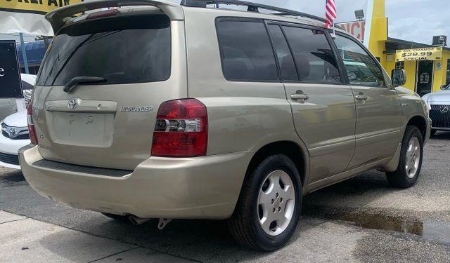 Toyota HIGHLANDER - Thumbnail 3