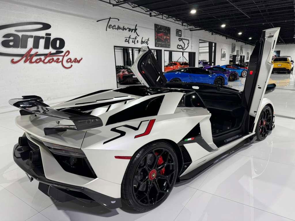 Lamborghini Aventador - Thumbnail 15