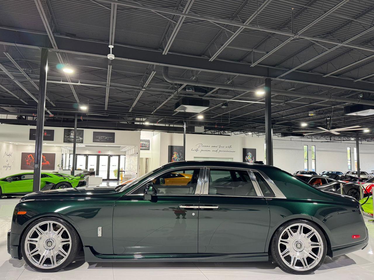 Rolls-Royce Phantom - Thumbnail 4