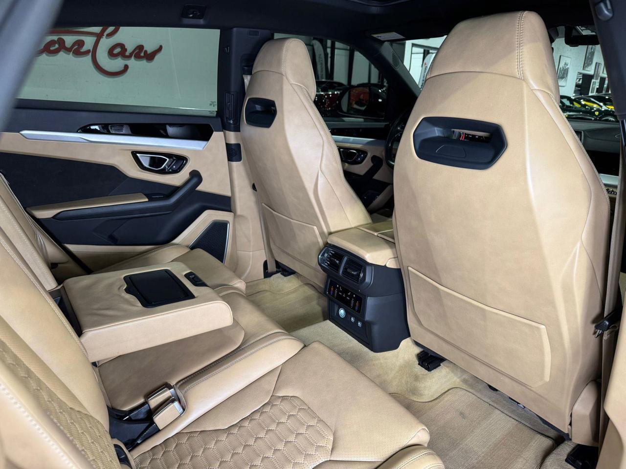 Lamborghini Urus - Thumbnail 16