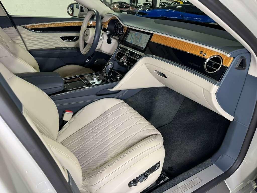 Bentley Flying Spur - Thumbnail 19