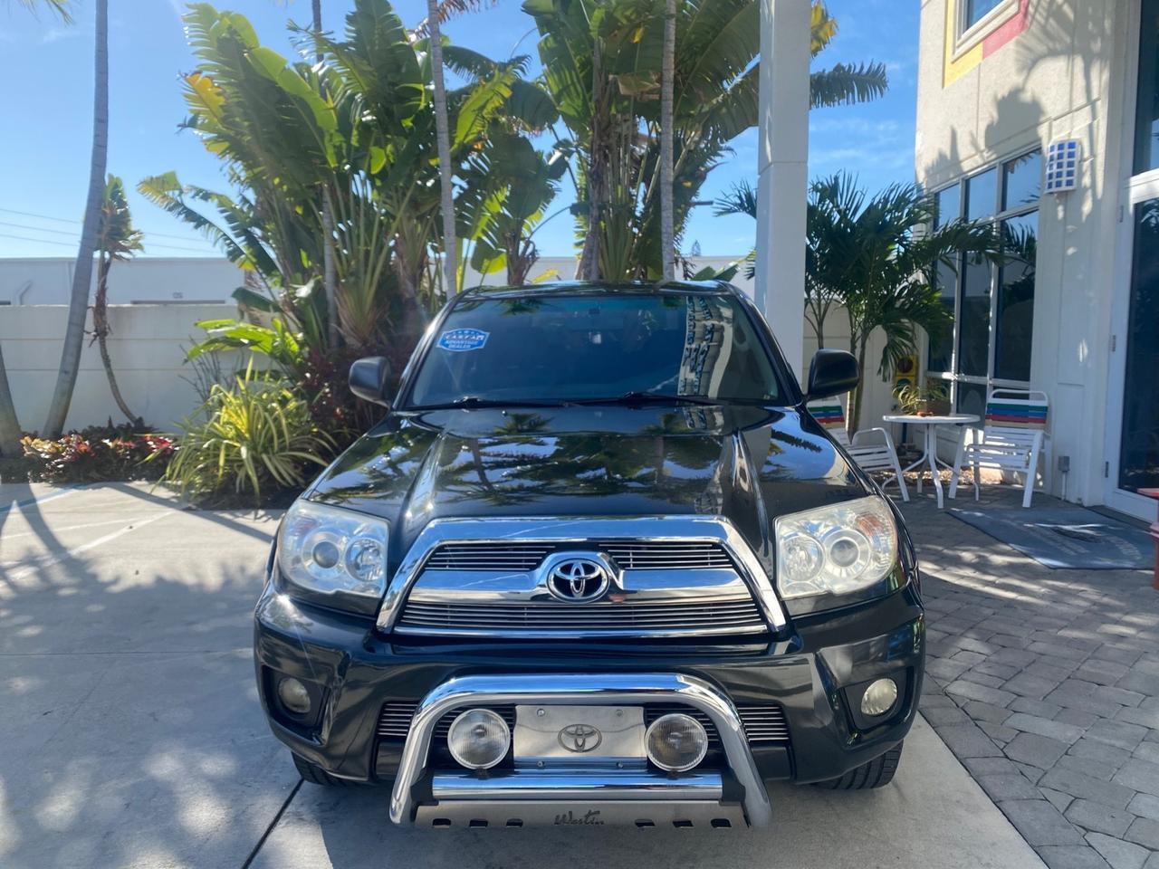Toyota 4Runner - Thumbnail 3