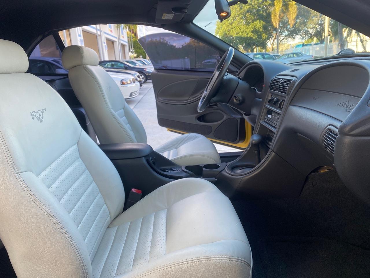 Ford Mustang - Thumbnail 13