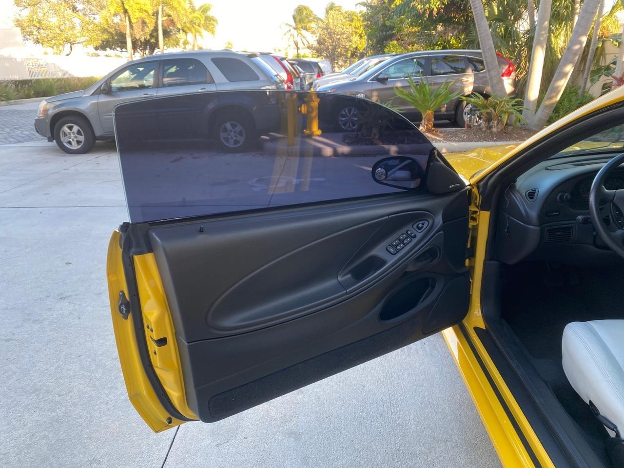 Ford Mustang - Thumbnail 10