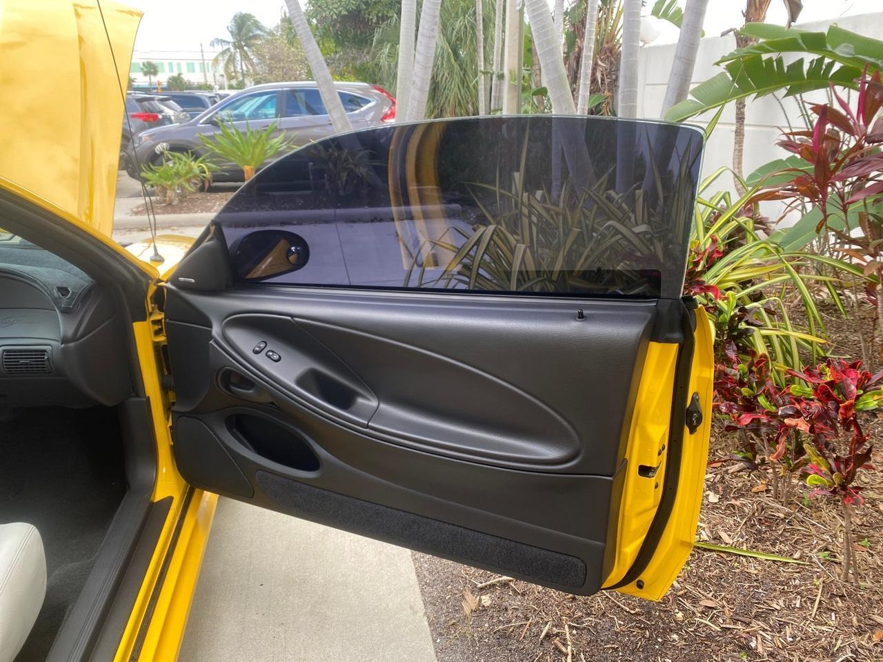 Ford Mustang - Thumbnail 12