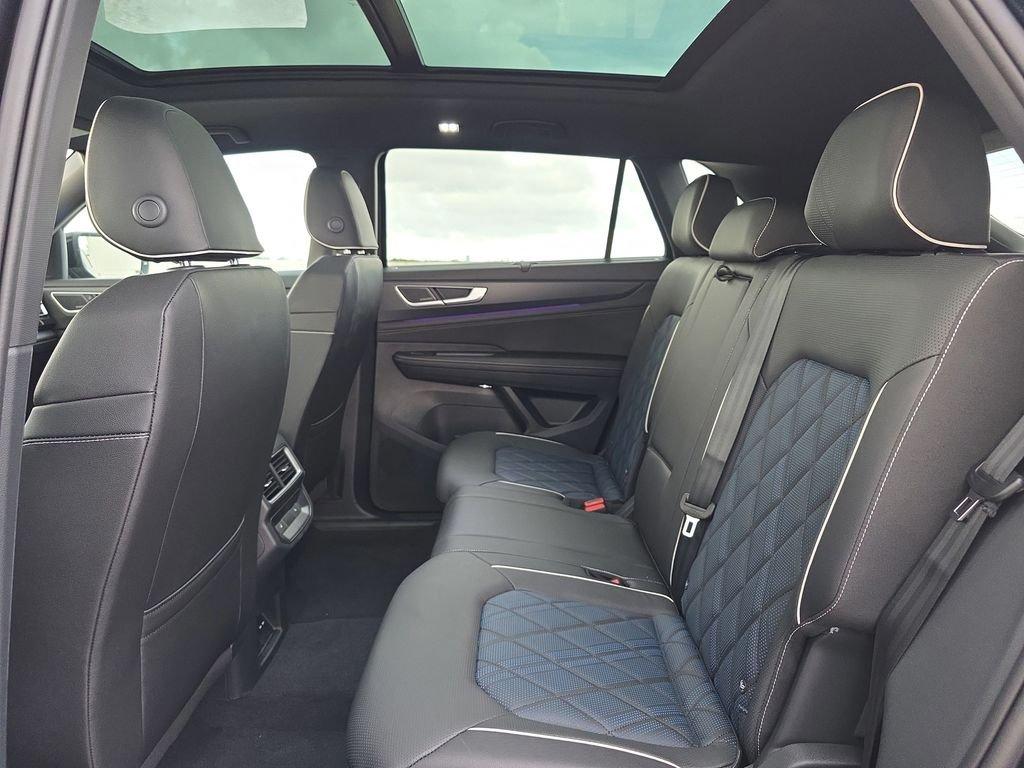 Volkswagen Atlas Cross Sport 2.0T Sel Premium R-Line With Navigation & Awd - Thumbnail 7