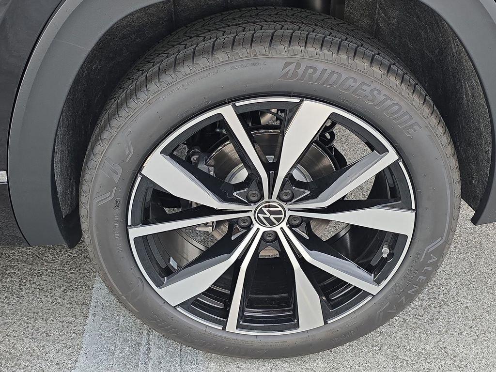 Volkswagen Atlas Cross Sport 2.0T Sel Premium R-Line With Navigation & Awd - Thumbnail 4