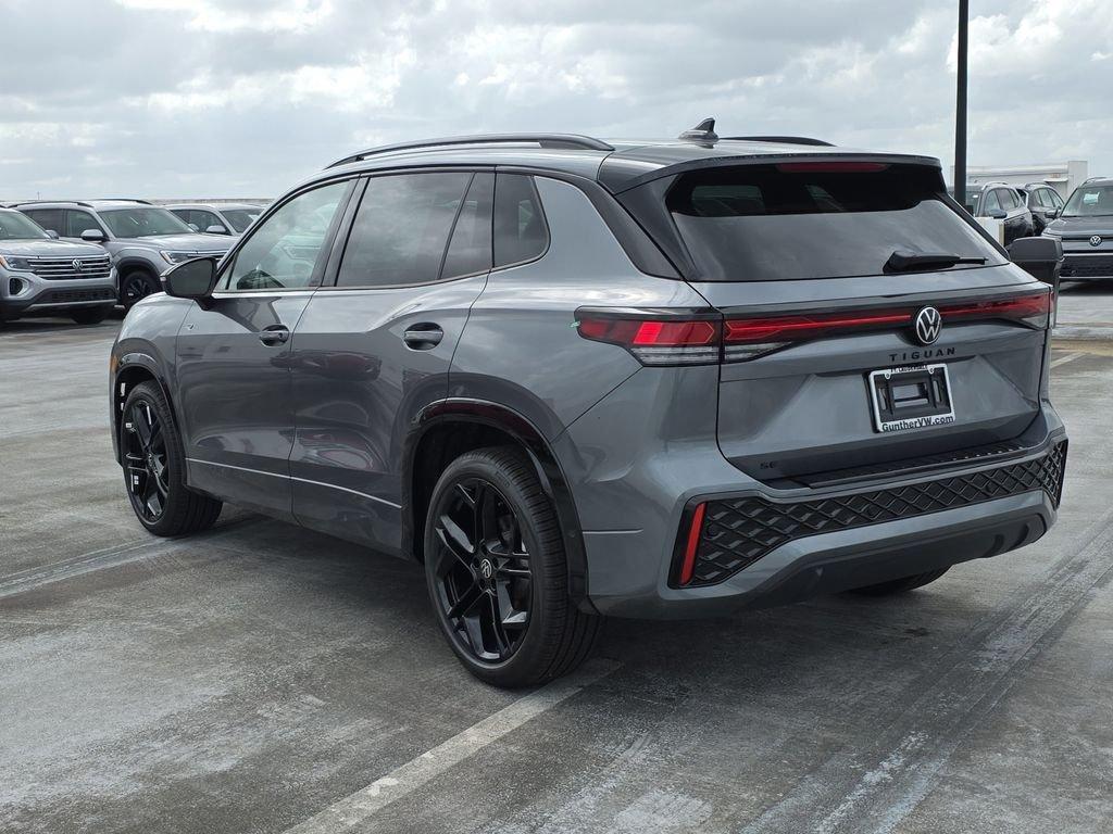 Volkswagen Tiguan 2.0T Se R-Line Black - Thumbnail 5