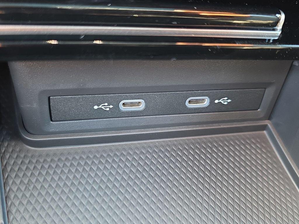 Volkswagen Atlas Cross Sport 2.0T Sel Premium R-Line With Navigation & Awd - Thumbnail 14