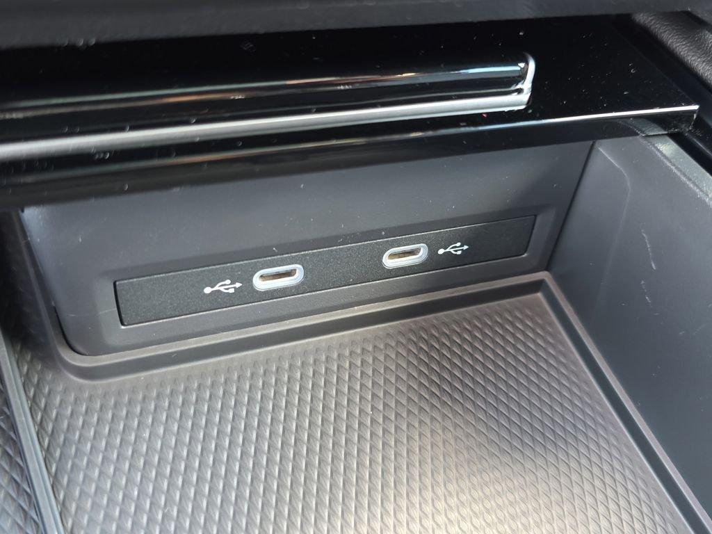 Volkswagen Atlas Cross Sport 2.0T Sel Premium R-Line With Navigation & Awd - Thumbnail 15