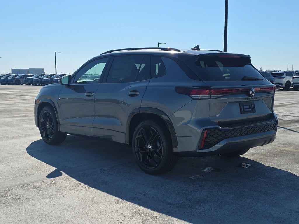 Volkswagen Tiguan 2.0T Se R-Line Black - Thumbnail 4