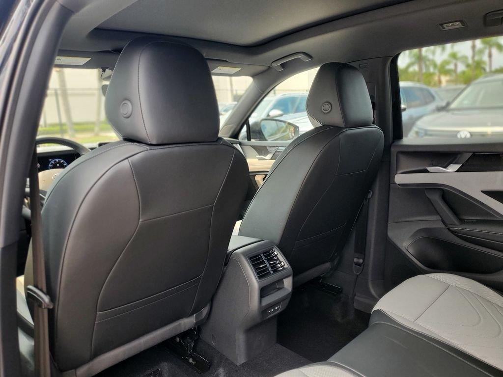 Volkswagen Tiguan 2.0T Se R-Line Black - Thumbnail 8