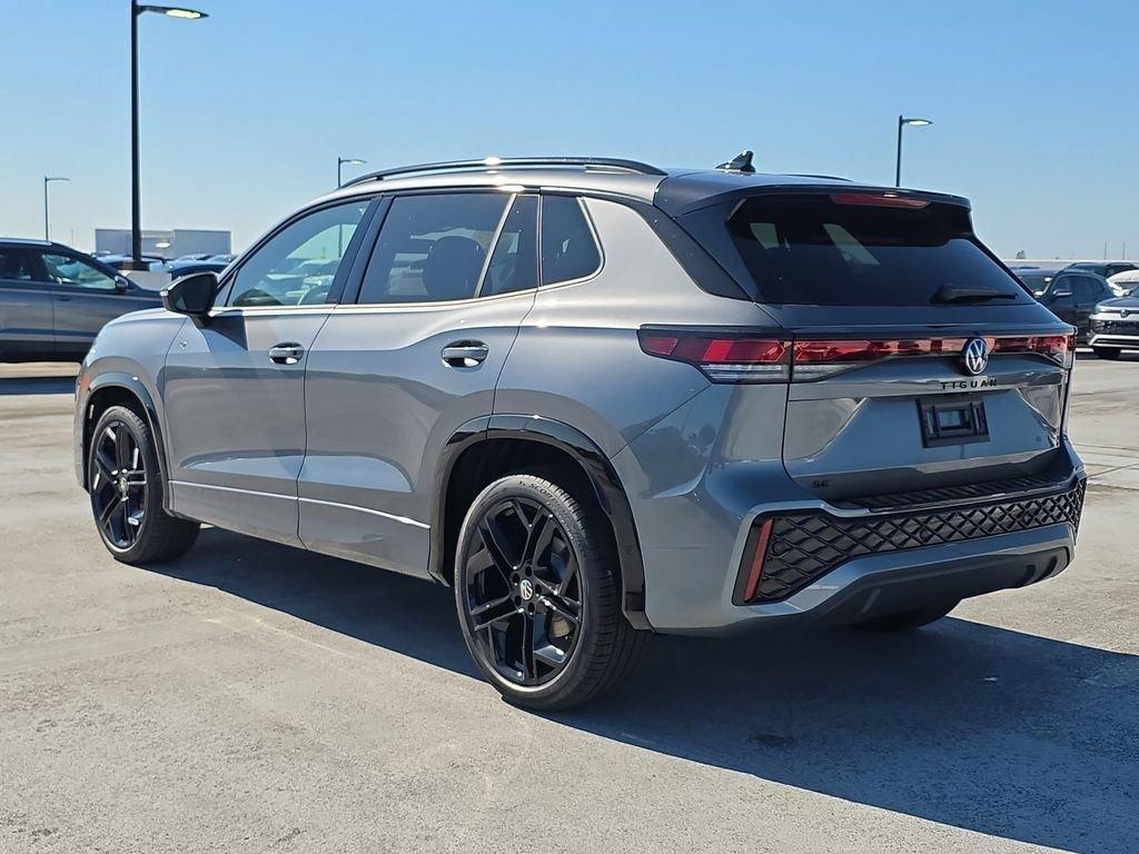 Volkswagen Tiguan 2.0T Se R-Line Black - Thumbnail 4