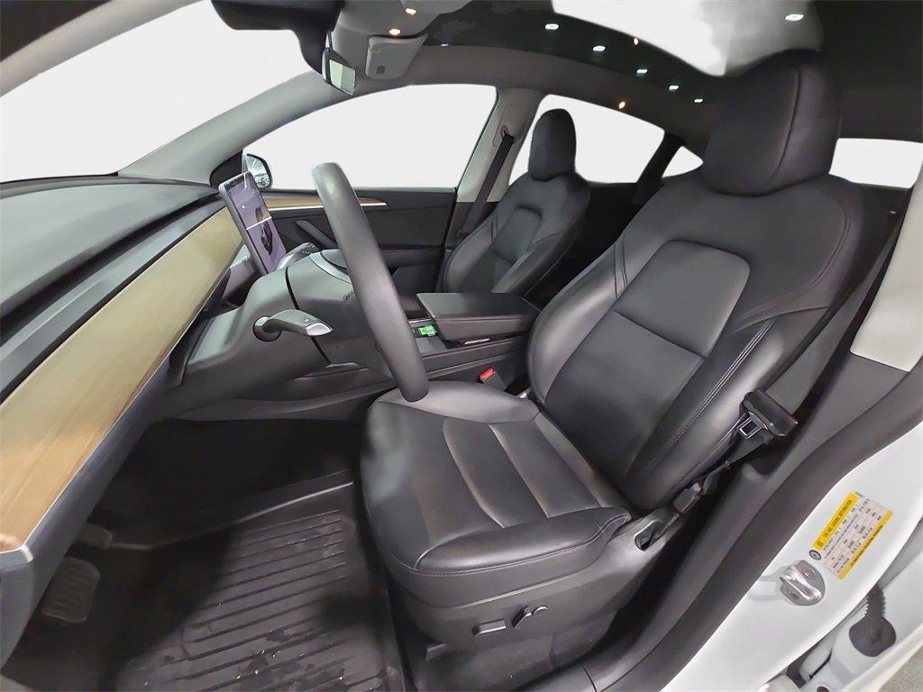 Tesla Model Y Long Range Awd 4D Sport Utility - Thumbnail 15