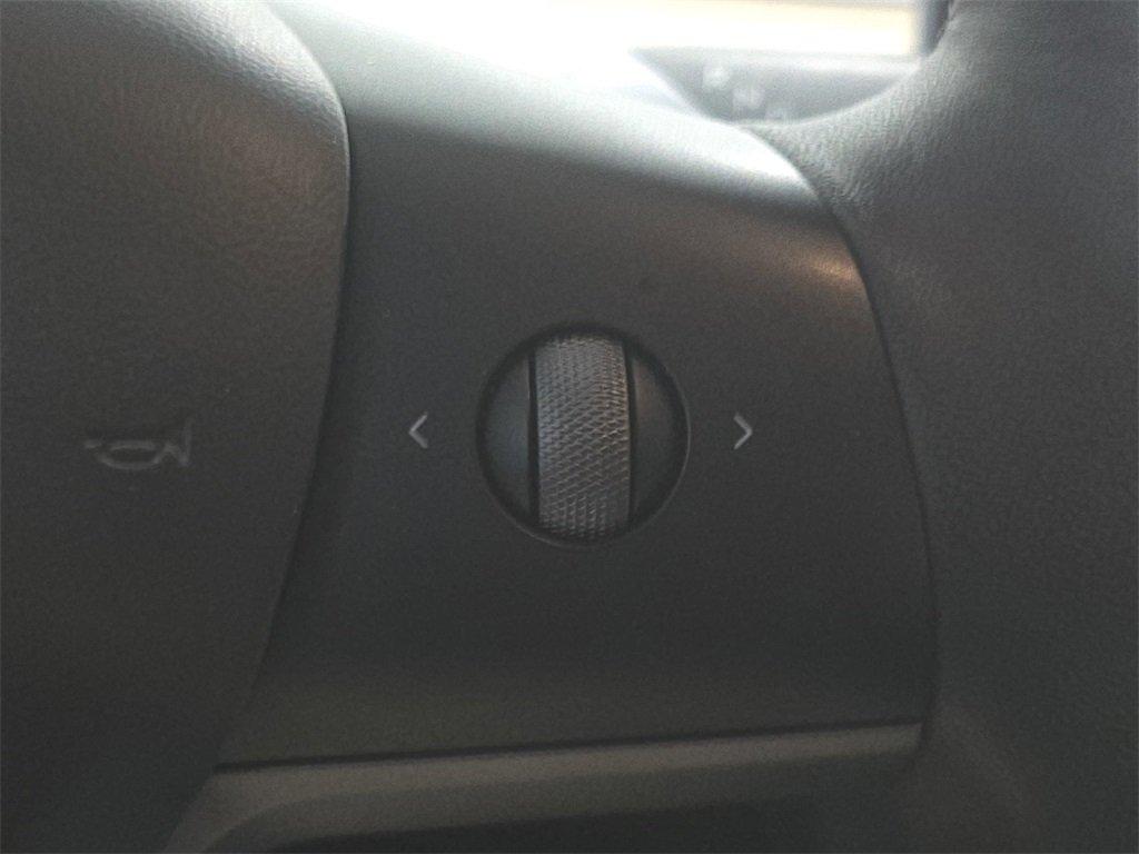 Tesla Model Y Long Range Awd 4D Sport Utility - Thumbnail 19