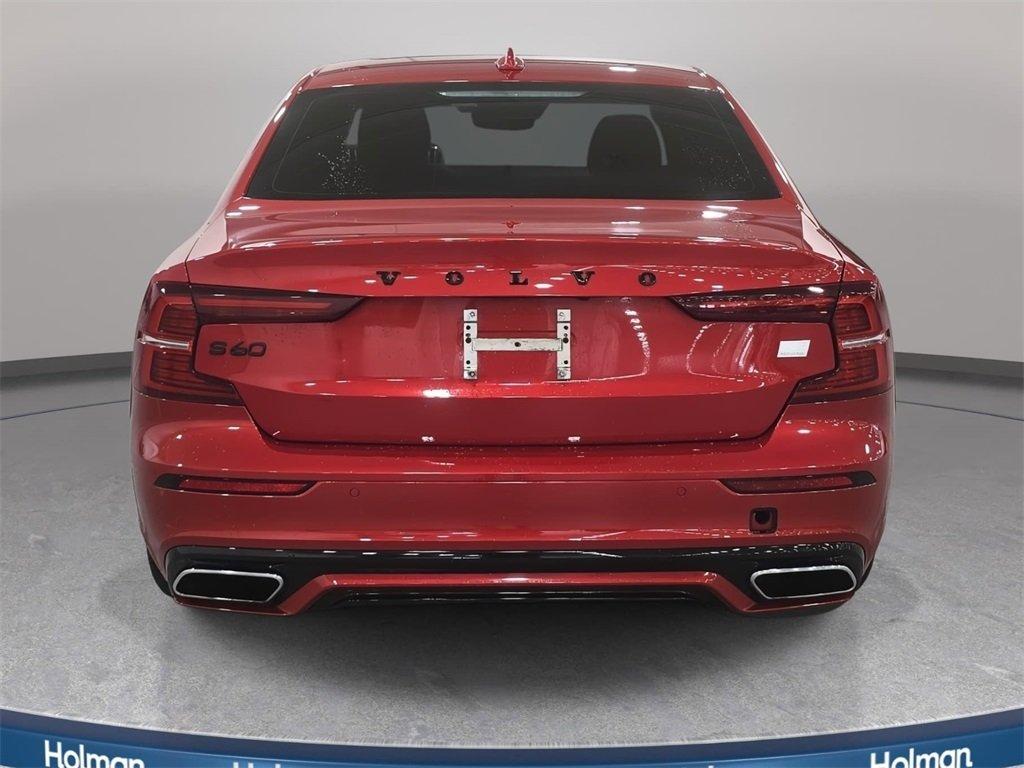 Volvo S60 Recharge Plug-In Hybrid T8 R-Design Awd 4D Sedan - Thumbnail 8