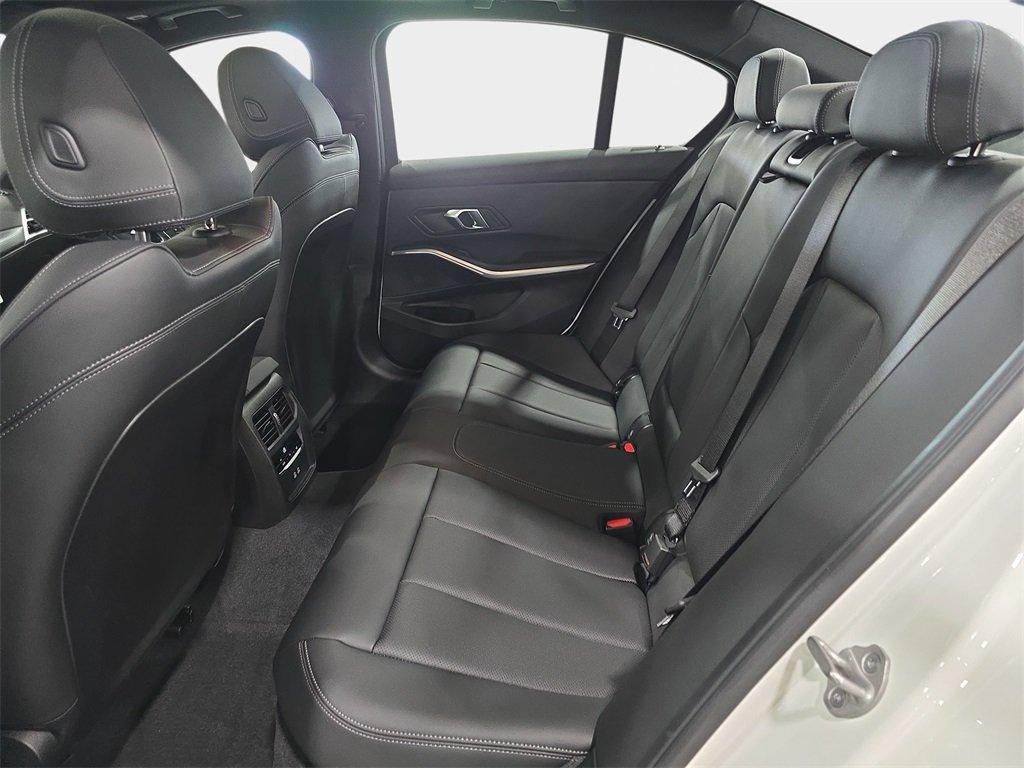 BMW 330I - Thumbnail 13