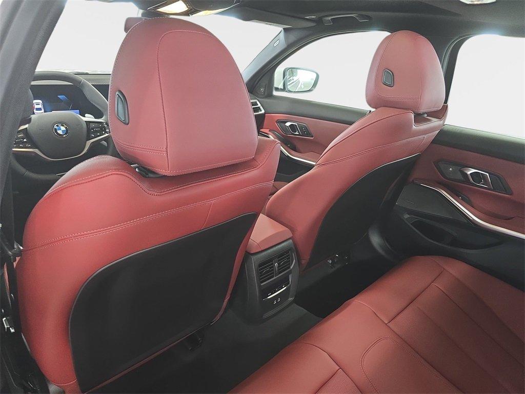 BMW 3 Series 330I Xdrive Awd 4D Sedan - Thumbnail 10