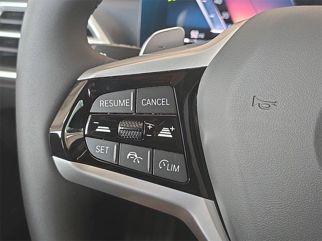 BMW 3 Series 330I Xdrive Awd 4D Sedan - Thumbnail 13