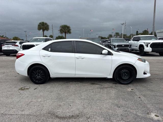 Toyota Corolla Le - Thumbnail 15