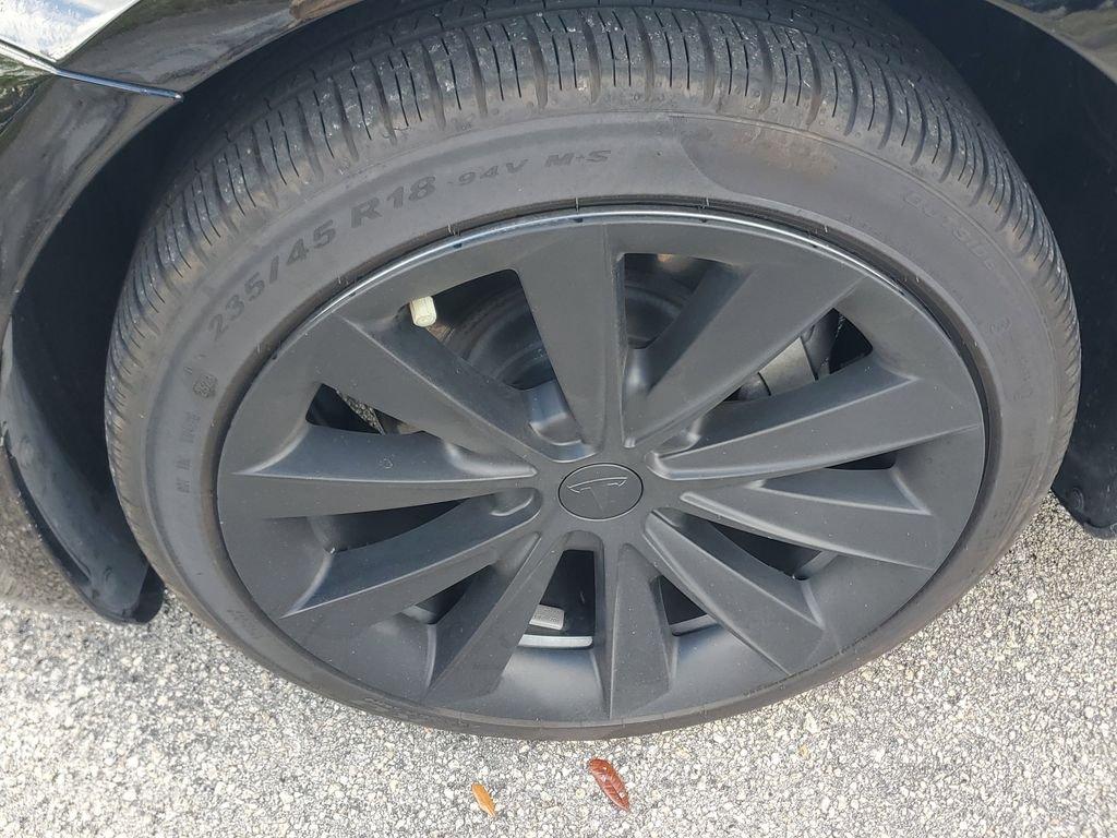 Tesla Model 3 Base - Thumbnail 5