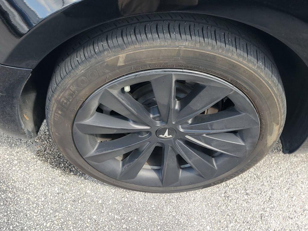 Tesla Model 3 Base - Thumbnail 10