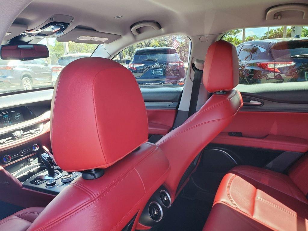 Alfa Romeo Stelvio Ti - Thumbnail 12