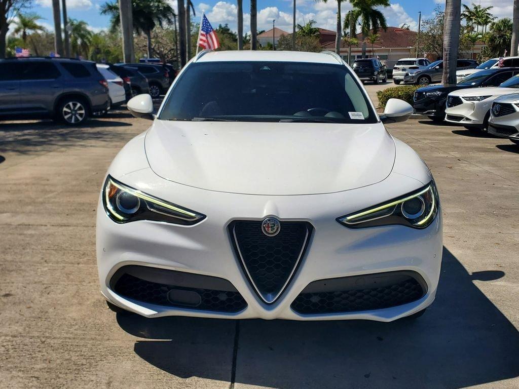 Alfa Romeo Stelvio Ti - Thumbnail 3