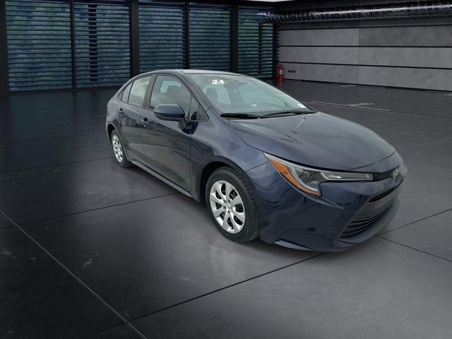 Toyota Corolla Le - Thumbnail 3