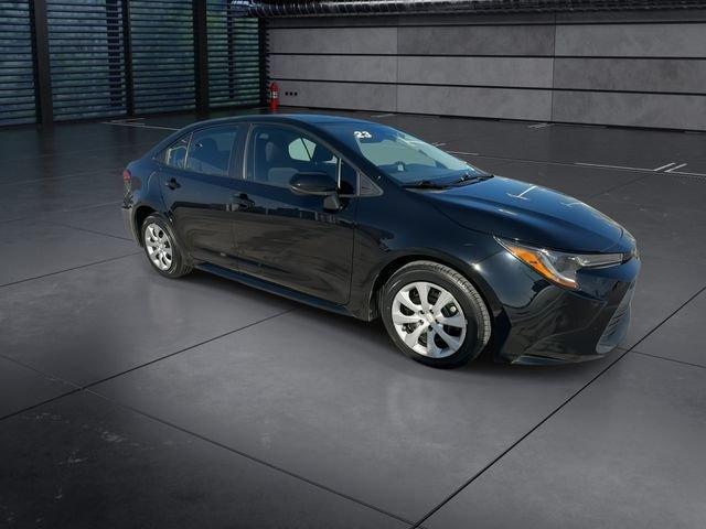 Toyota Corolla Le - Thumbnail 3