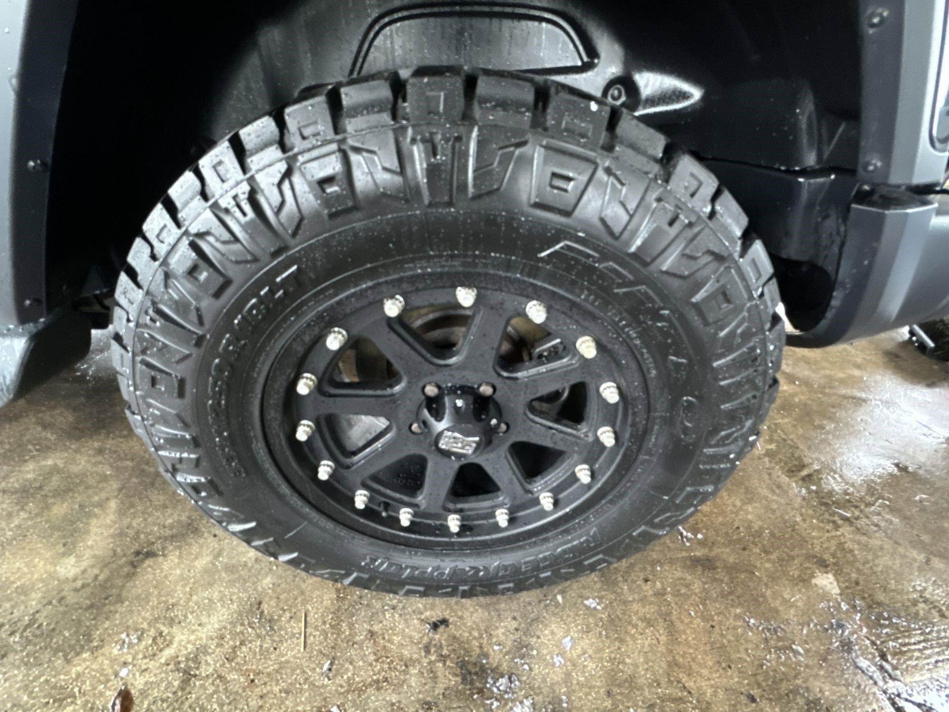 Jeep Wrangler Unlimited Sahara - Thumbnail 20