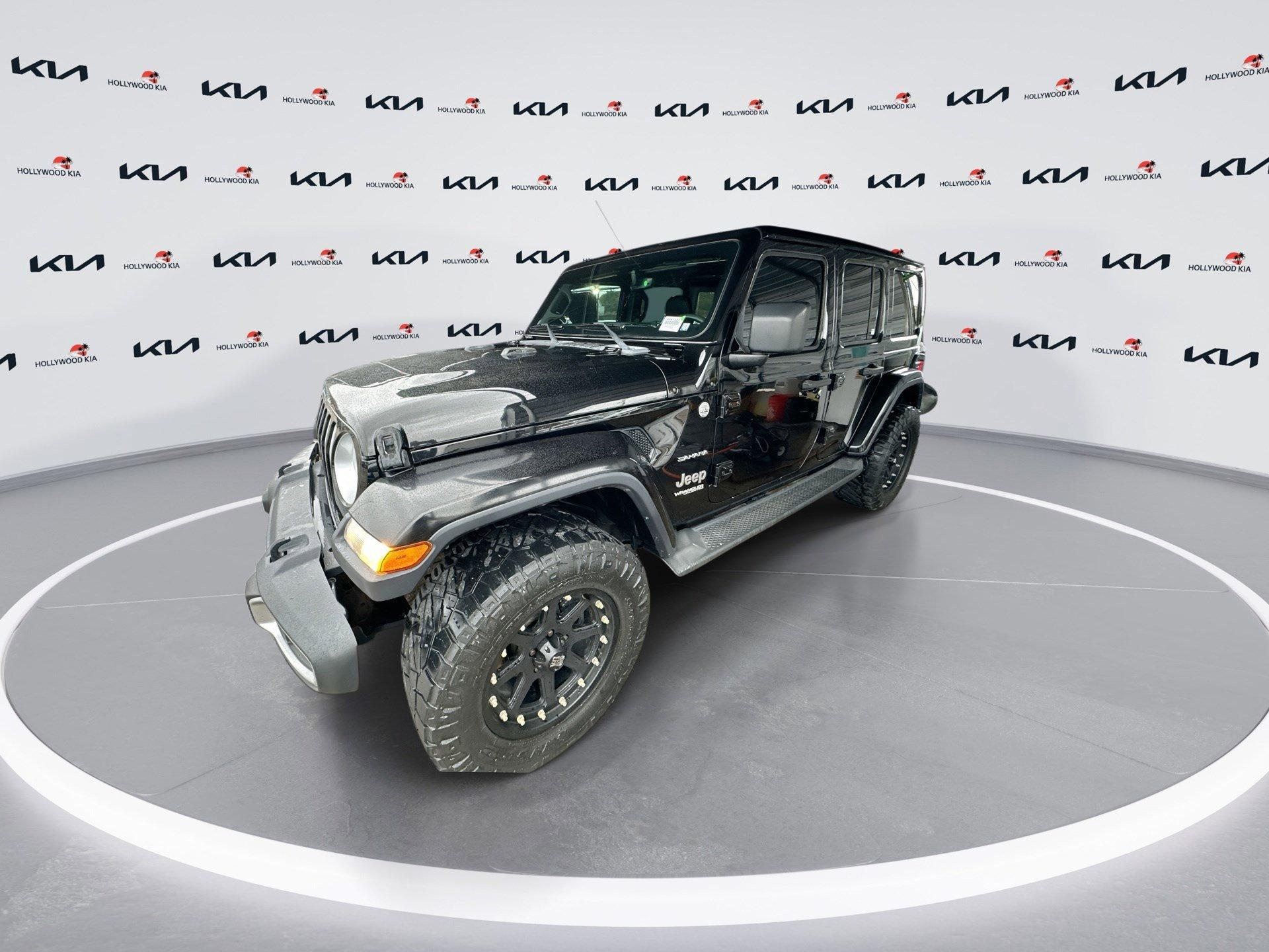 Jeep Wrangler Unlimited Sahara - Thumbnail 5