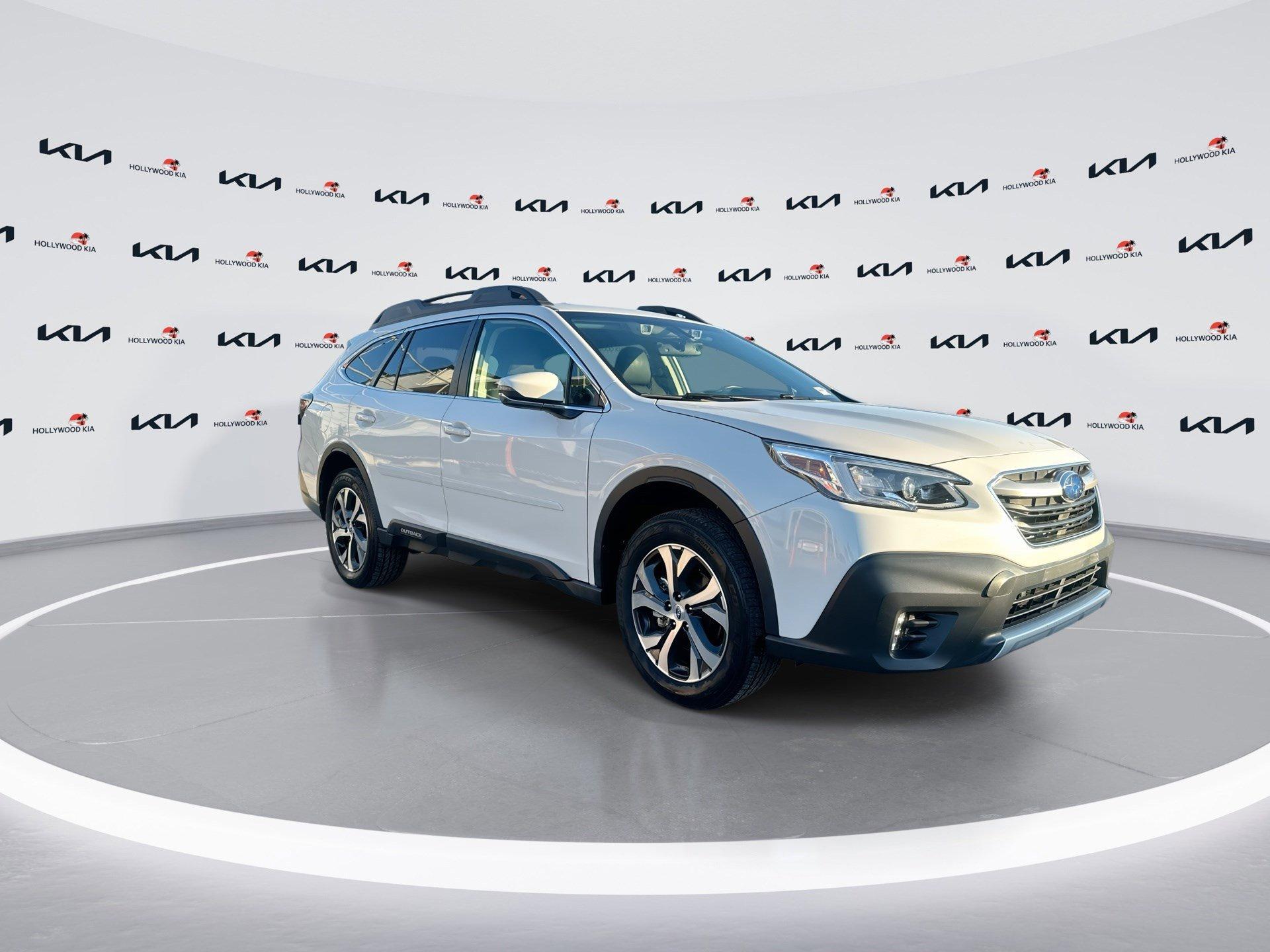 Subaru Outback Limited - Thumbnail 3