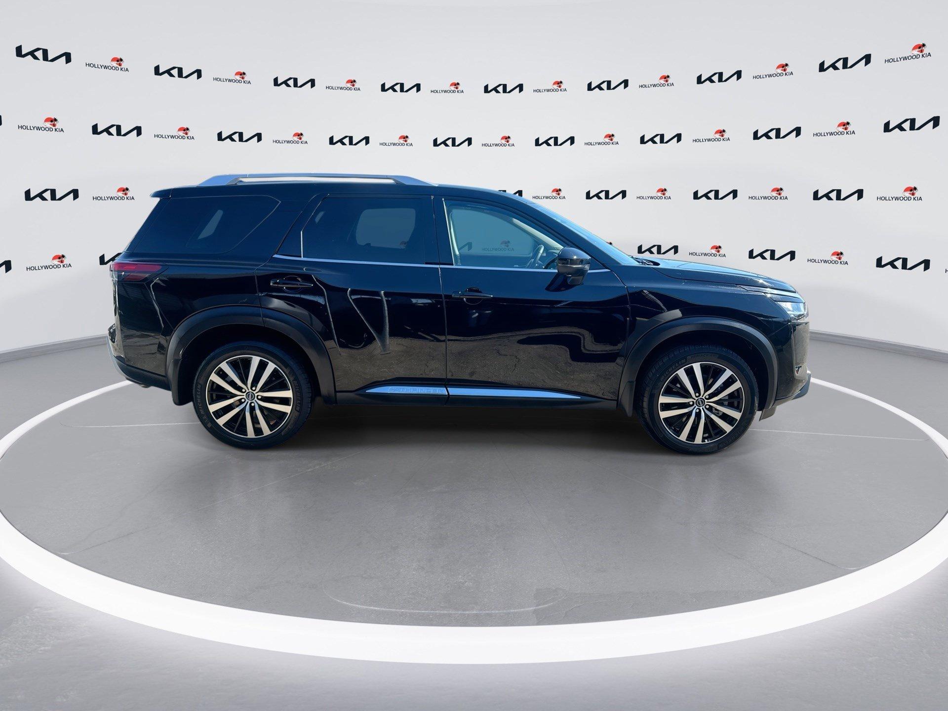 Nissan Pathfinder Platinum - Thumbnail 10