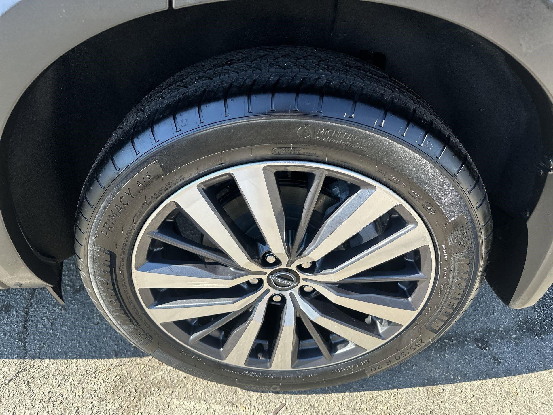 Nissan Pathfinder Platinum - Thumbnail 20