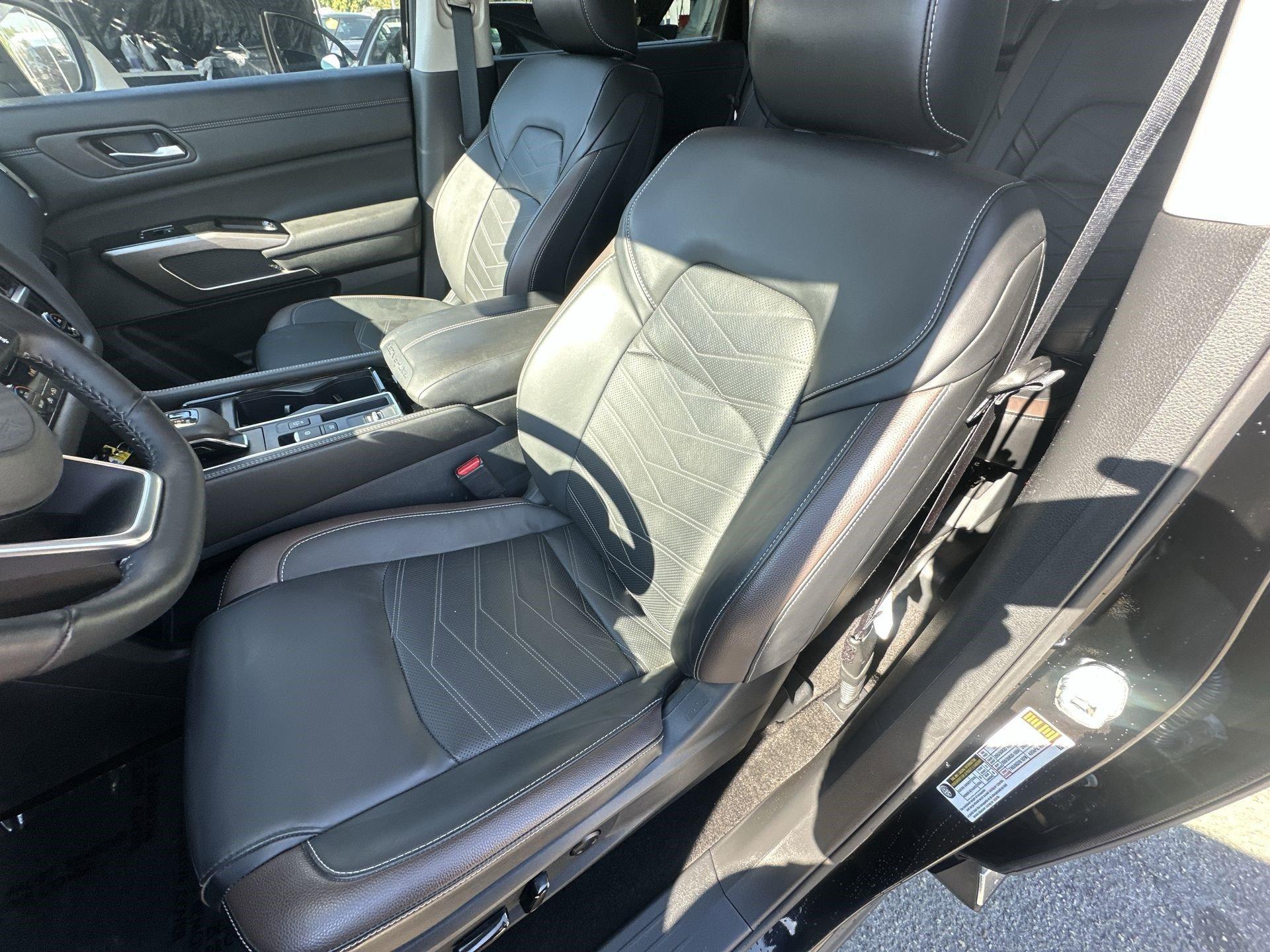 Nissan Pathfinder Platinum - Thumbnail 14