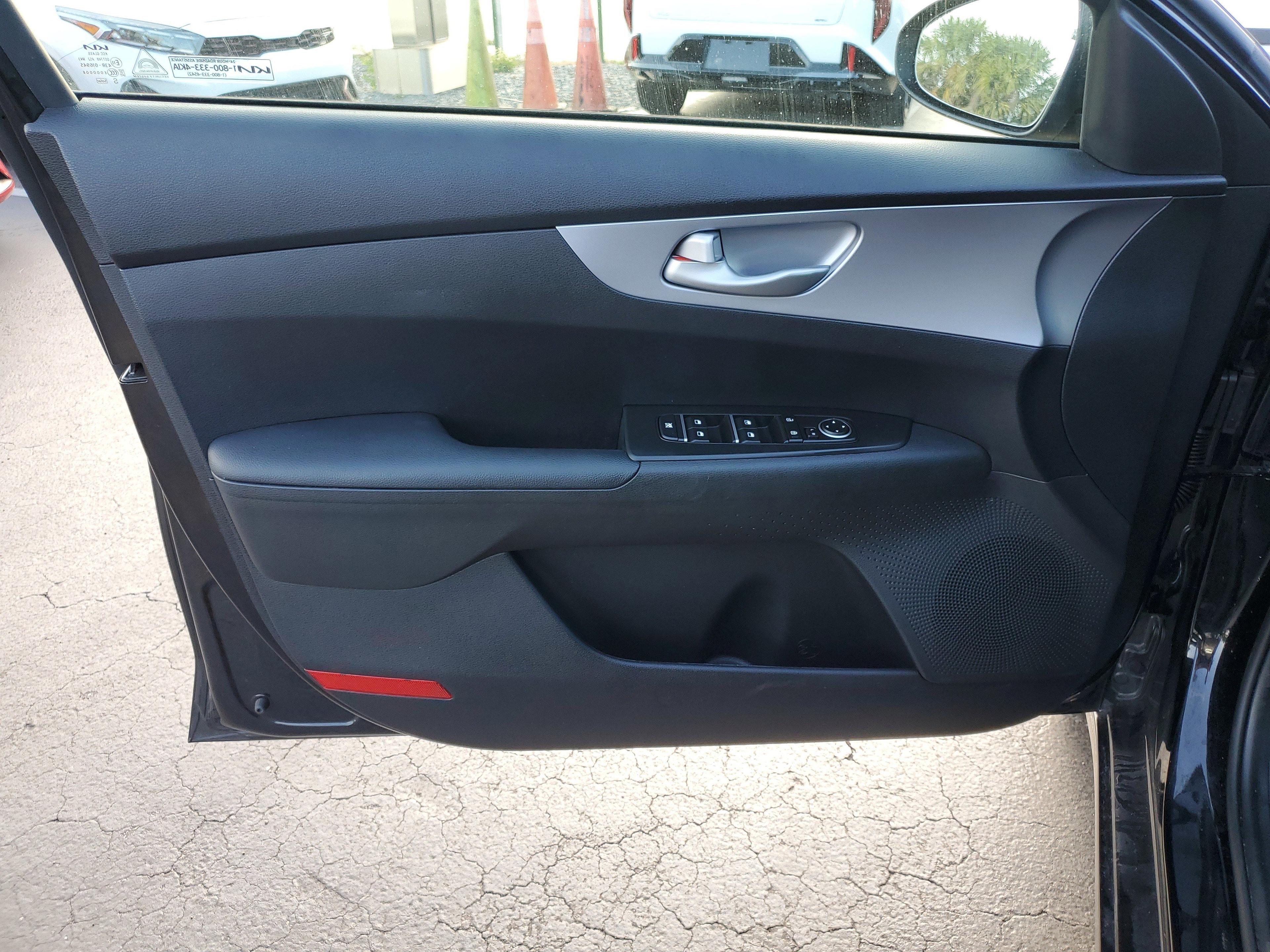 Kia Forte Lxs - Thumbnail 14