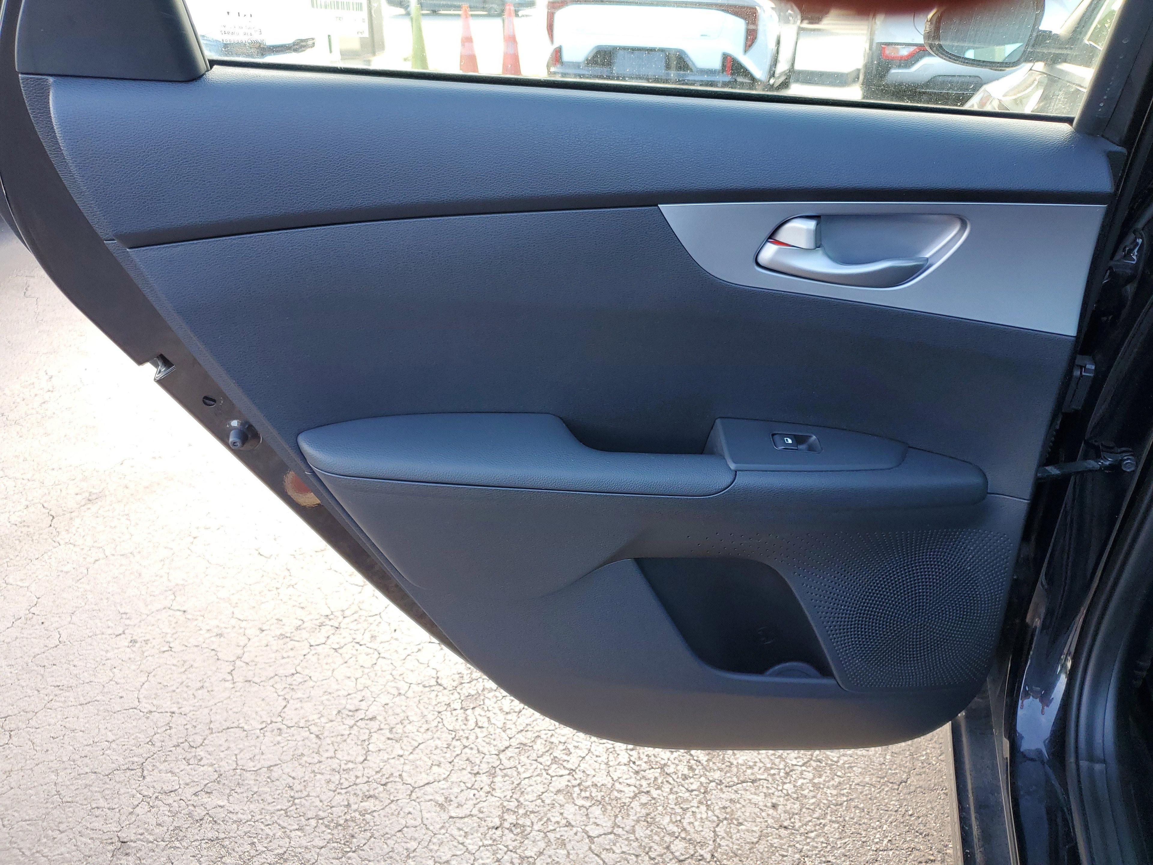 Kia Forte Lxs - Thumbnail 10