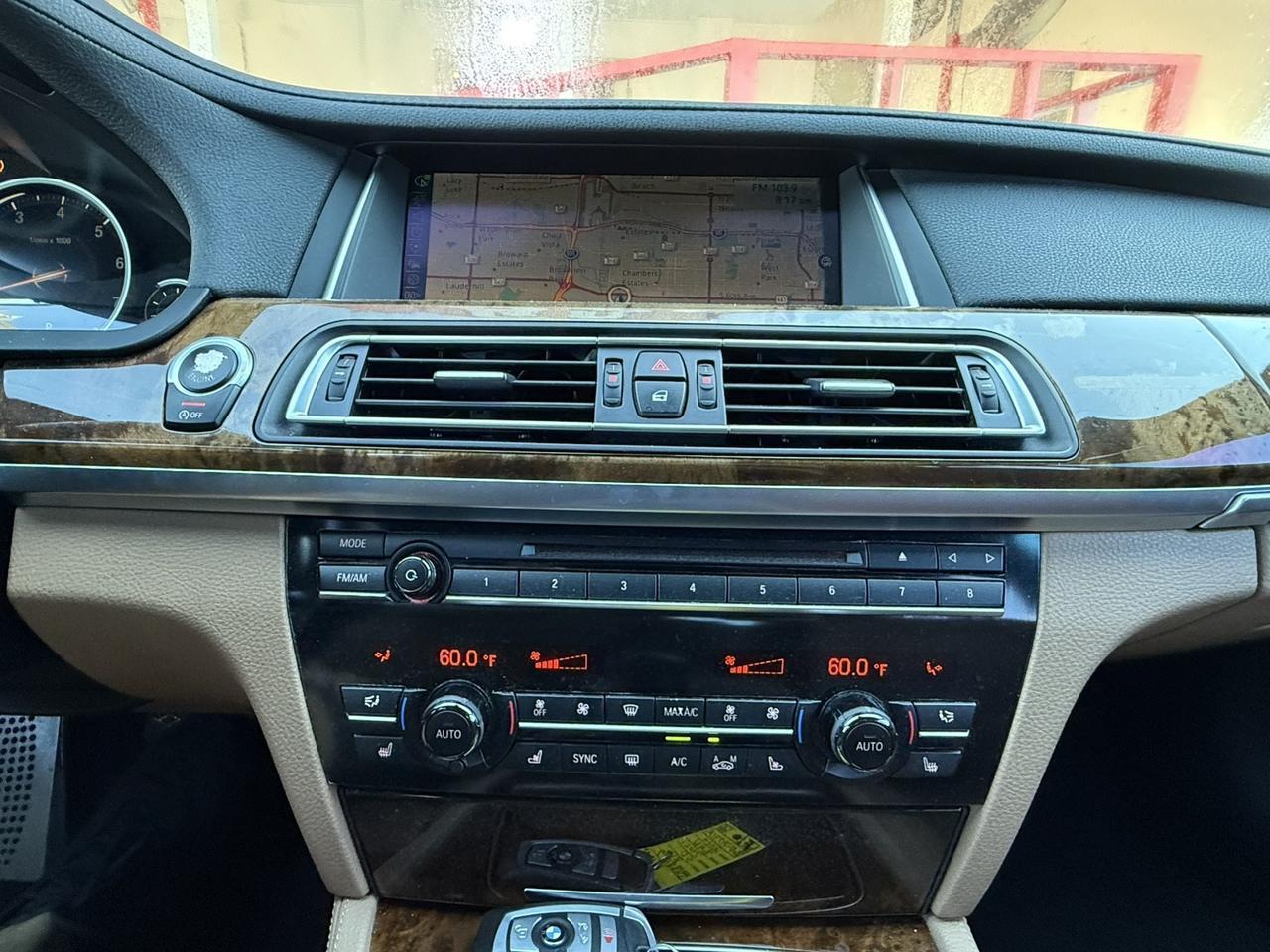 BMW 7 Series - Thumbnail 20