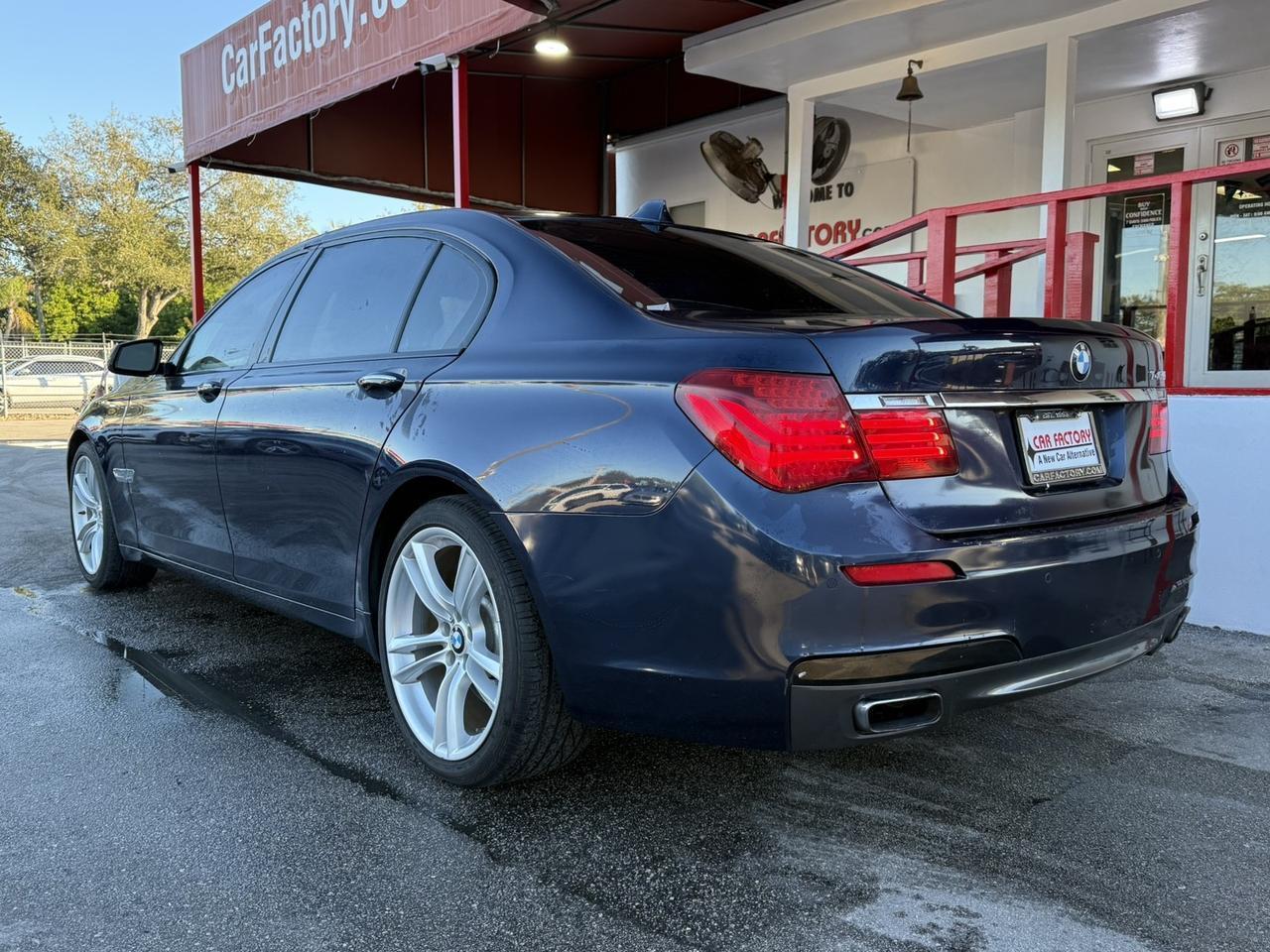 BMW 7 Series - Thumbnail 8