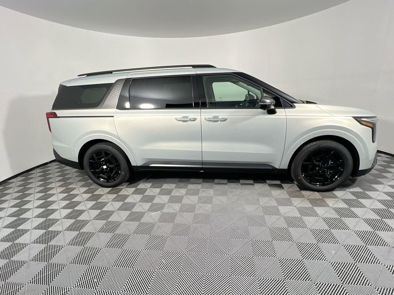 Kia Carnival Mpv Sx Prestige - Thumbnail 3