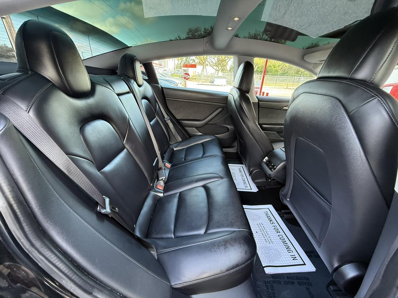 Tesla Model 3 - Thumbnail 15