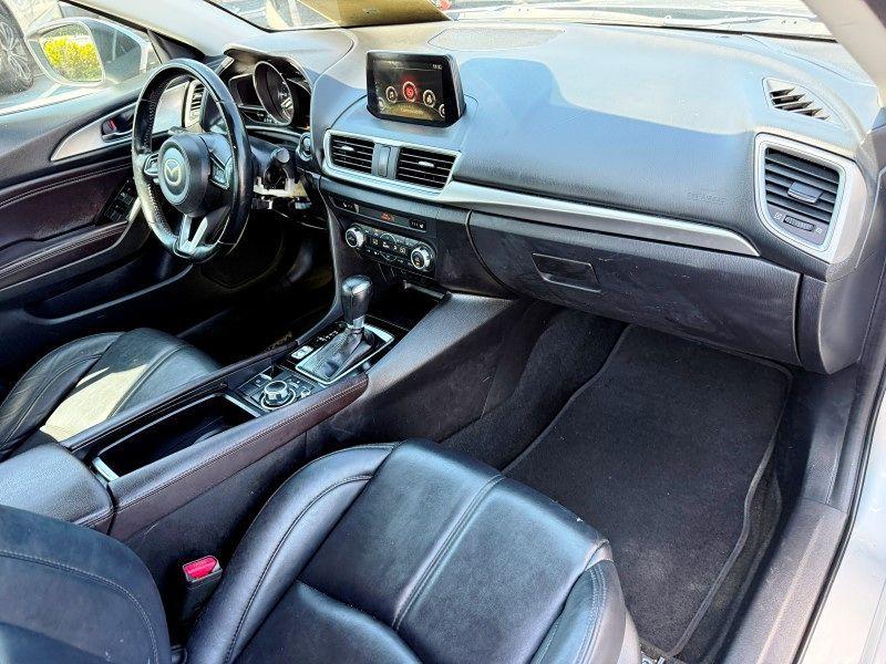 Mazda Mazda3 4-Door Touring - Thumbnail 18