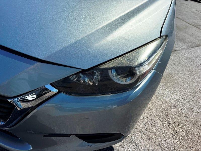 Mazda Mazda3 4-Door Touring - Thumbnail 12