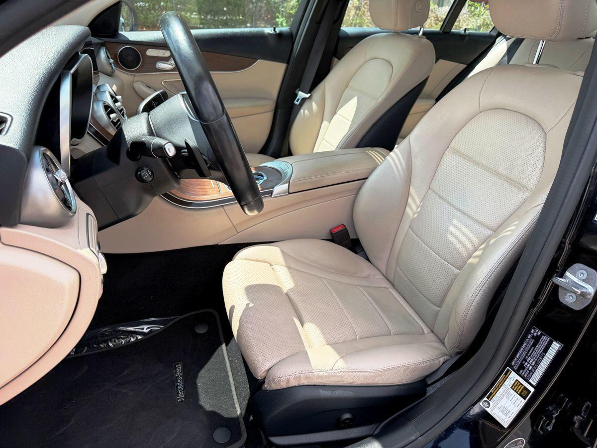 Mercedes-Benz C 300 4Matic Sedan - Thumbnail 14