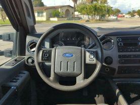 Ford F350 Super Duty Crew Cab - Thumbnail 12