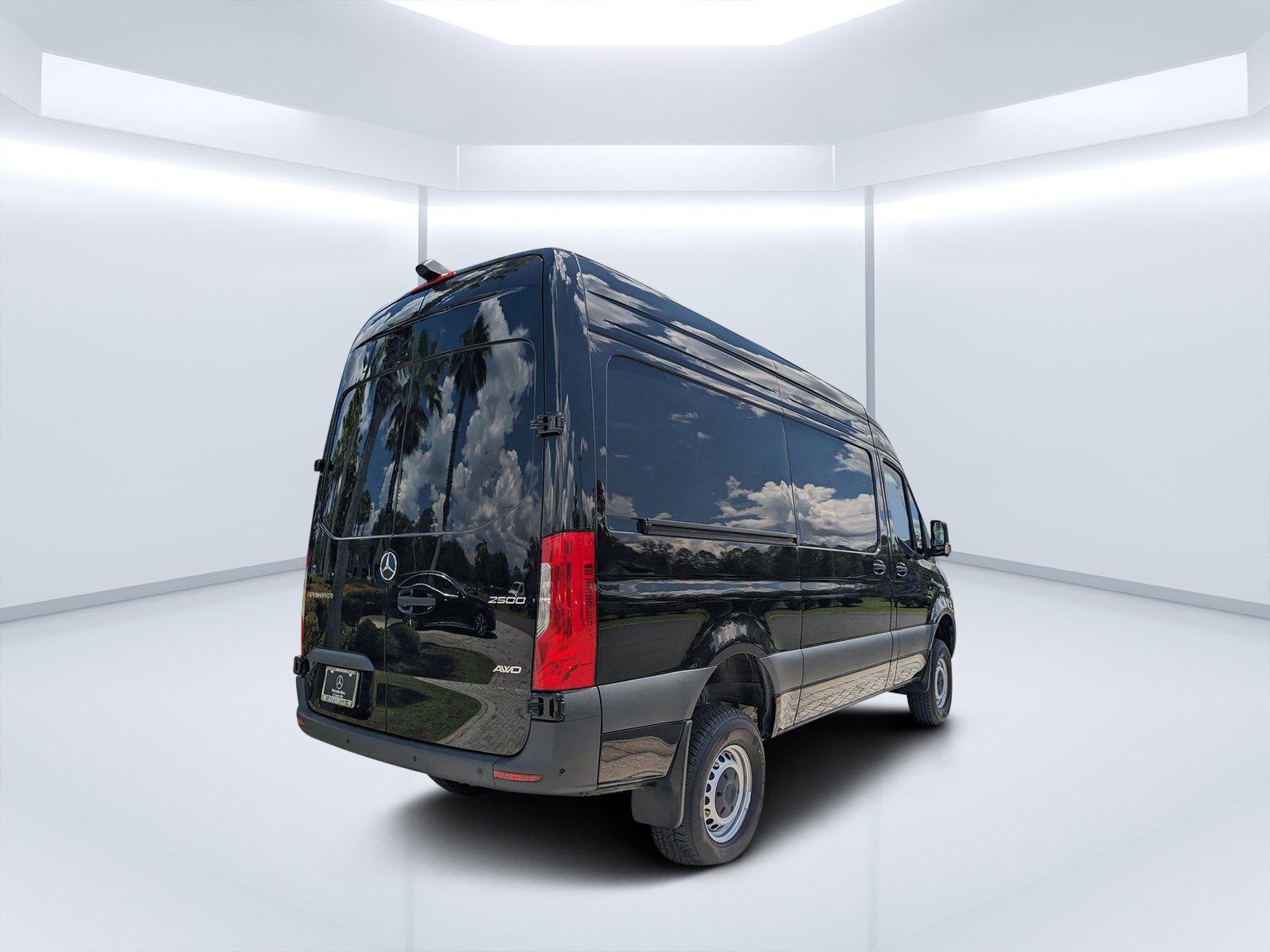 Mercedes-Benz Sprinter Cargo Van Van 144 Wb Awd - Thumbnail 3