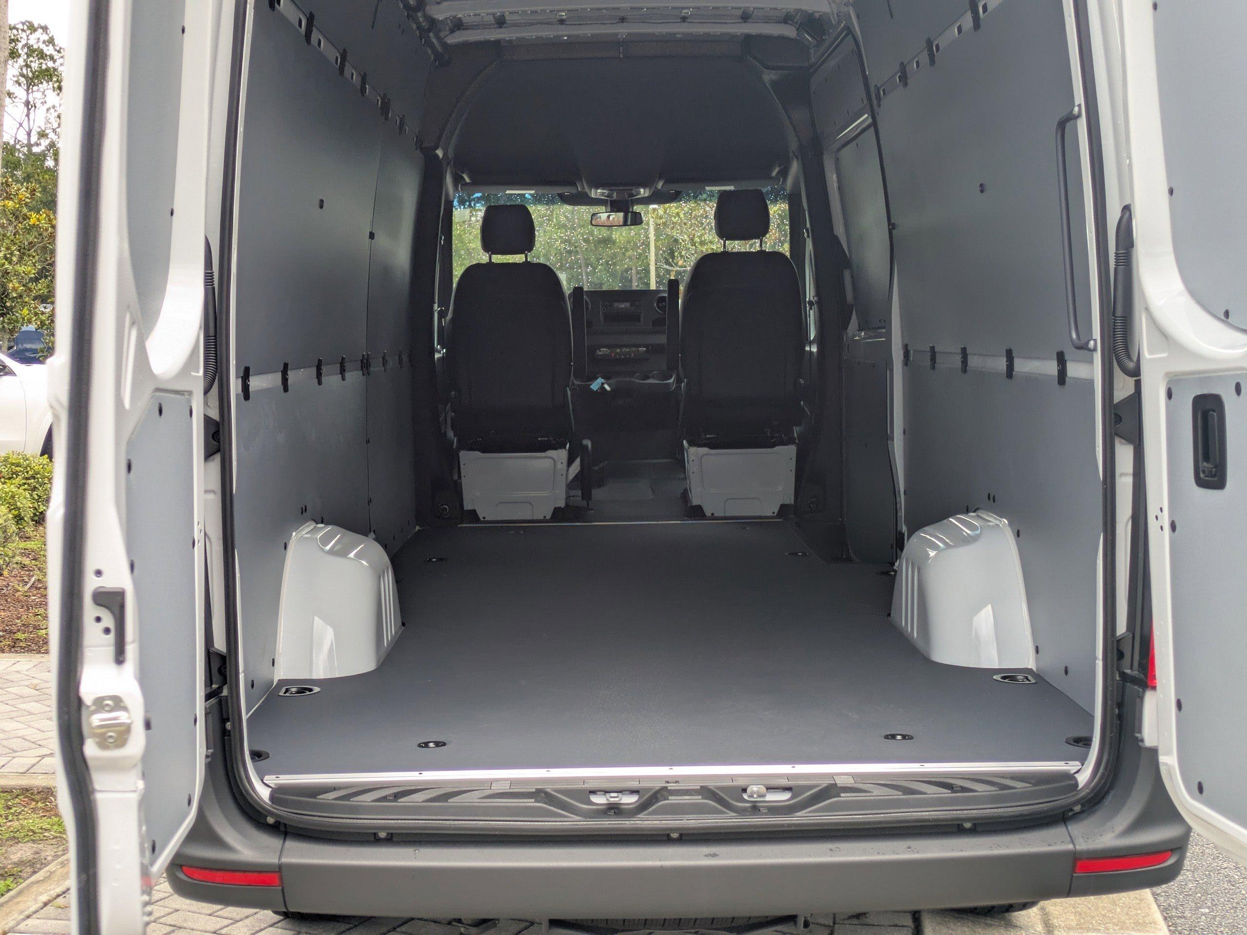 Mercedes-Benz Sprinter Cargo Van 170 Wb Rwd Van - Thumbnail 12