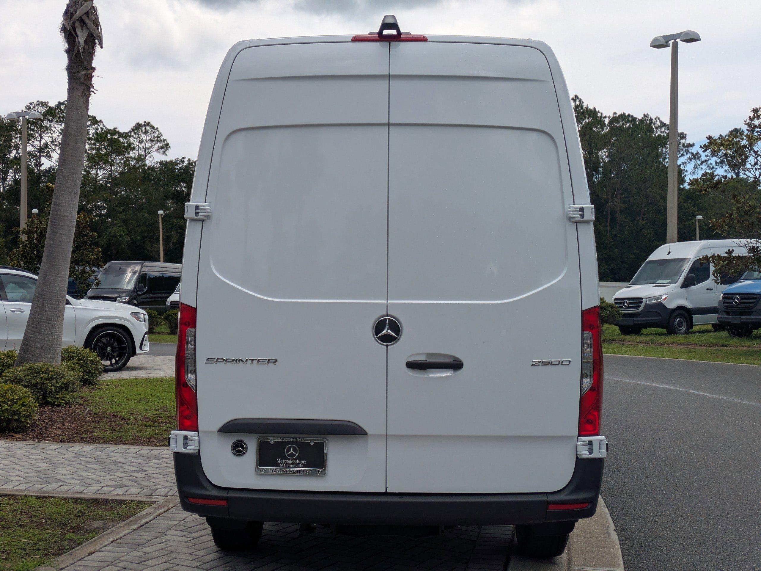 Mercedes-Benz Sprinter Cargo Van 170 Wb Rwd Van - Thumbnail 7